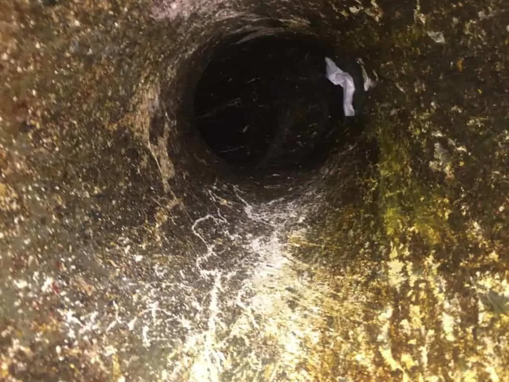 Dirty bin chute/bin tunnell