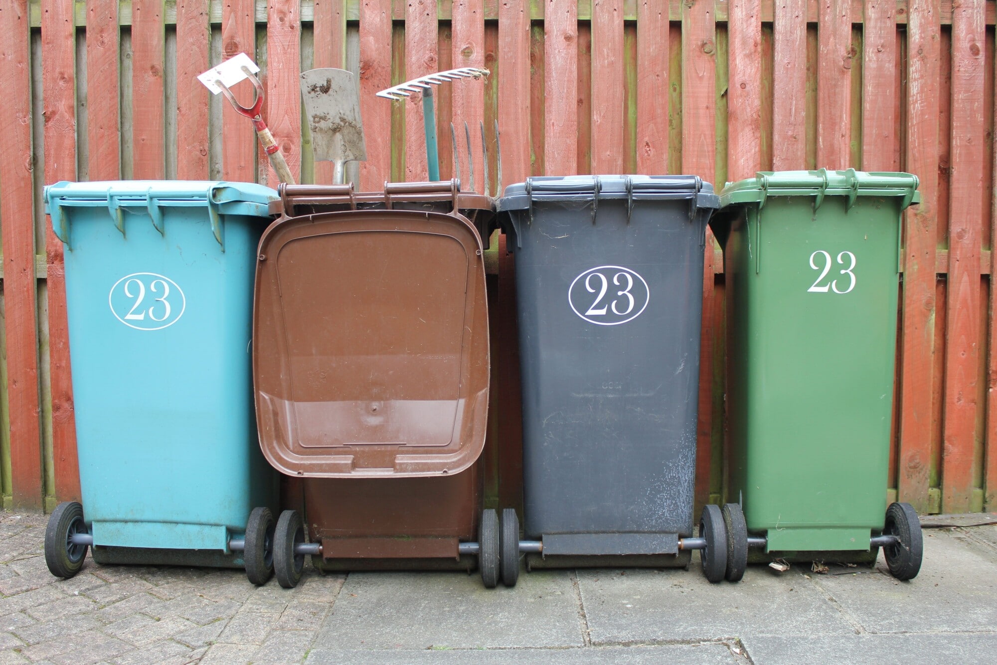 5 Major Benefits Of Wheelie Bin Cleaning For Your Business London Bin